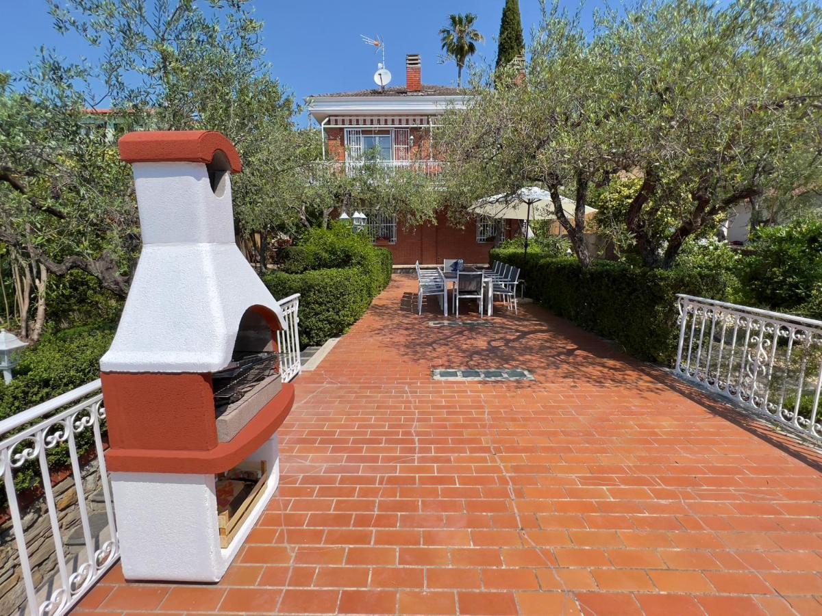Villa La Rodina Diano Marina Bagian luar foto