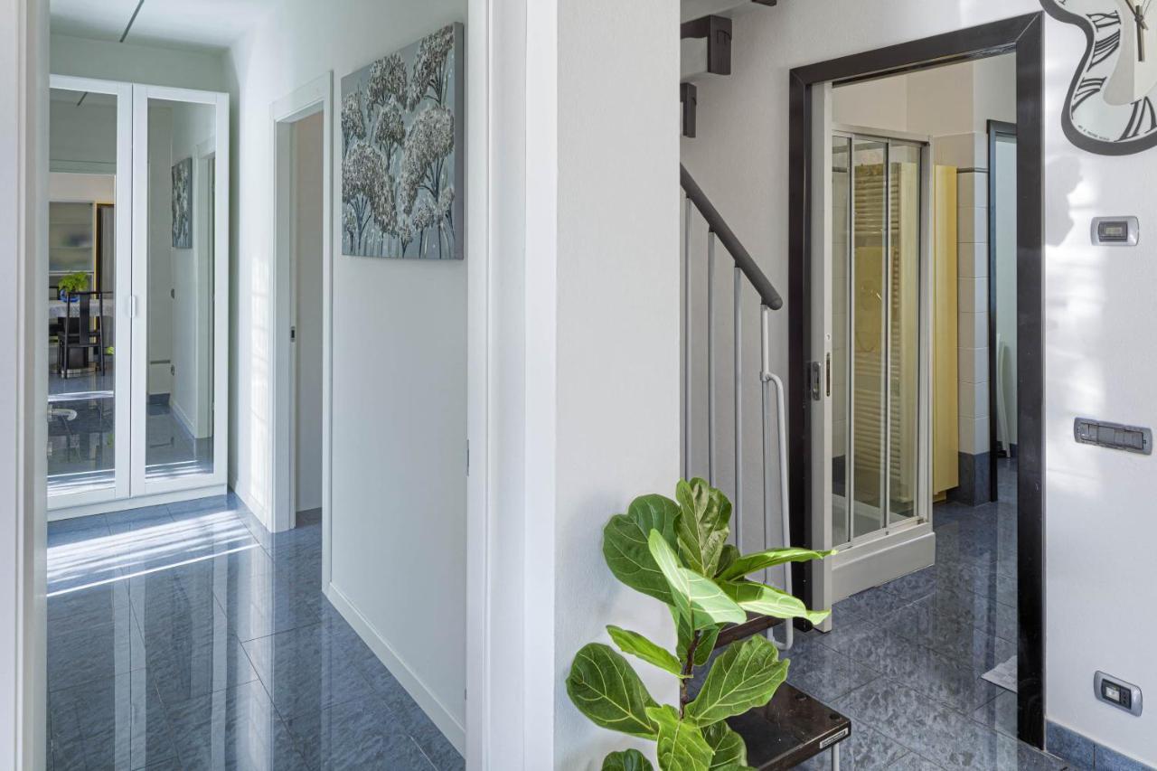 Villa La Rodina Diano Marina Bagian luar foto