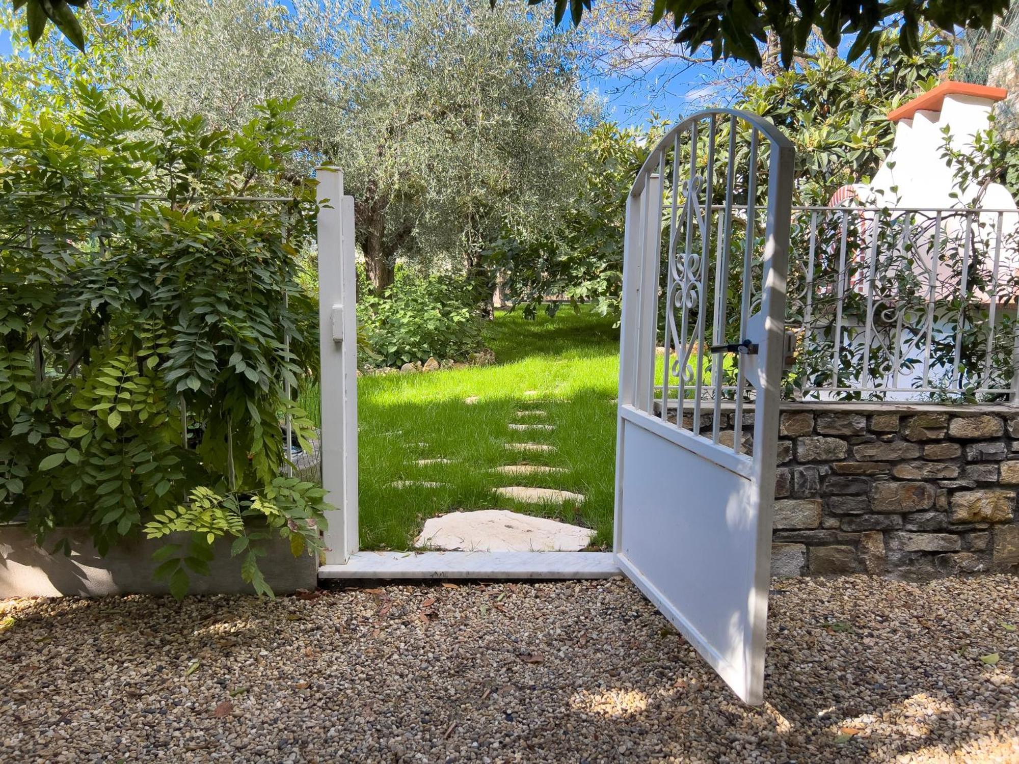 Villa La Rodina Diano Marina Bagian luar foto